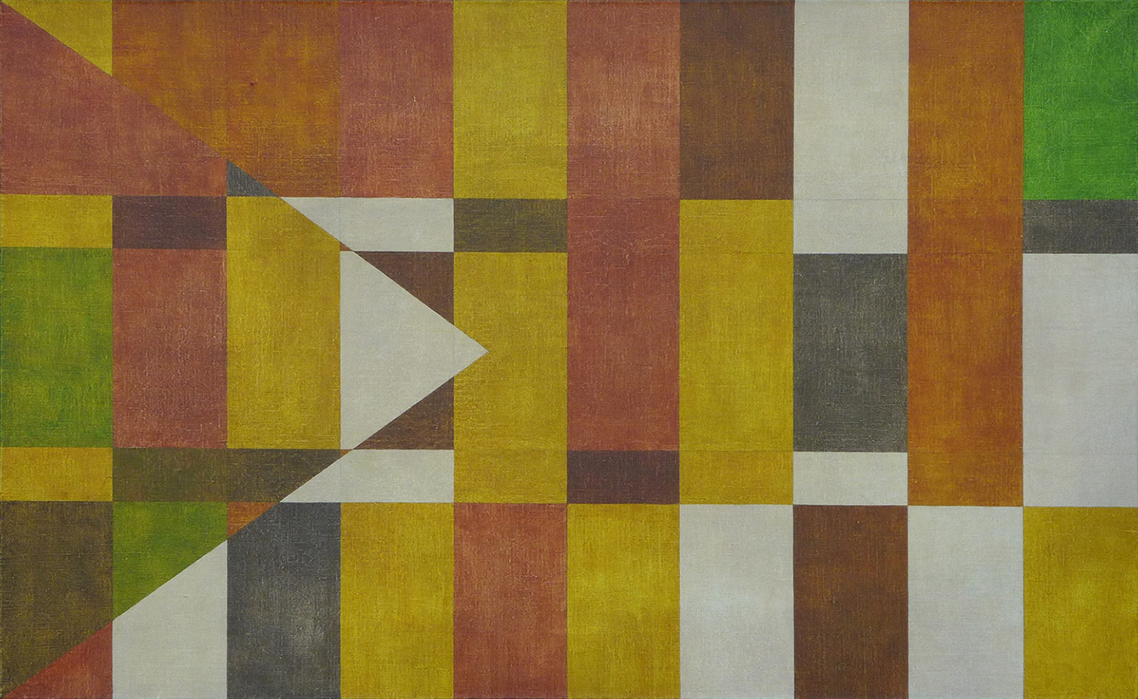 A painting in honor of Mozambique and the marrabenta, a typical music of the country. Drawn after the country's flag, the horizontal lines are extended in the left triangle to give the idea of a musical score. It is cut vertically in 10 for the 10 provinces of the country (without the capital). The colors used are those of the flag, red, black, yellow, green, all mixed with the ochre (laterite) of the central alley of the Garden of Memory, in memory of slavery, in Ilha de Mozambique. They are arranged rhythmically, every 3, 5, 8 and 13 squares. The squares that do not receive colors are painted with an off-white of earth, the 5th color of the flag.